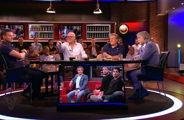 Videosnack: Voetbal inside maakt korte metten met Studio France
