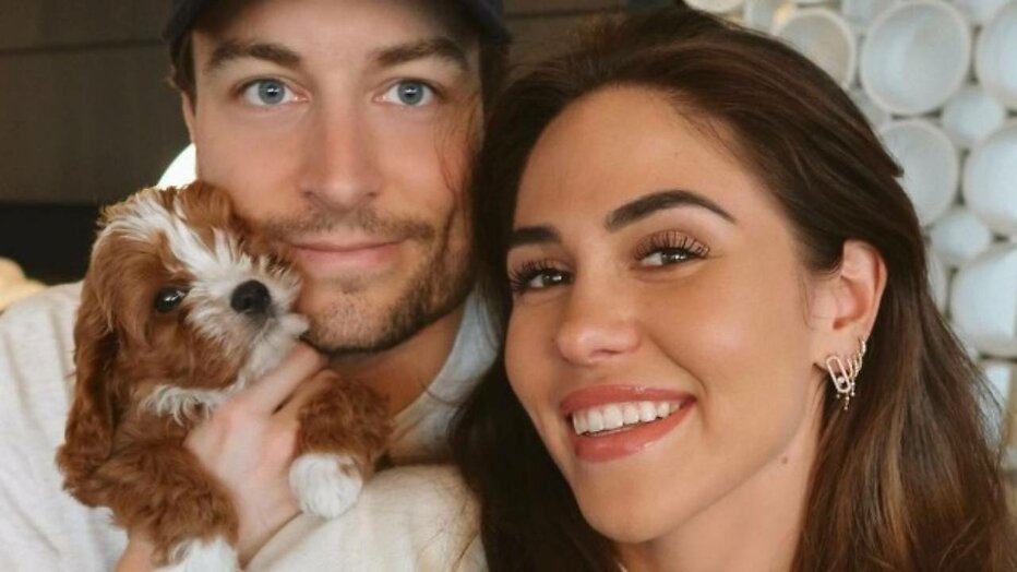 Viktor Verhulst met vriendin Sarah Puttemans en pup Joey Viktor Verhulst met vriendin Sarah Puttemans en pup Joey