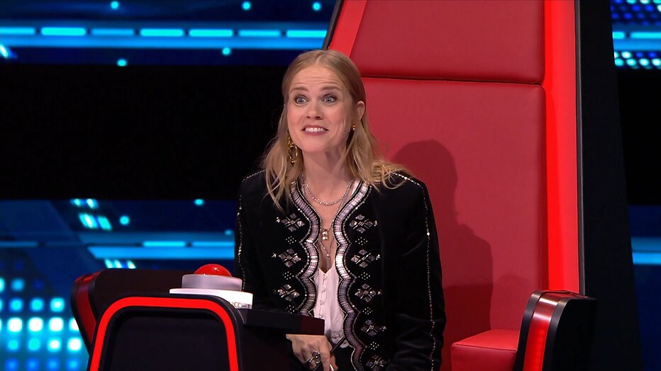 De TV van gisteren: Voice of Holland levert iets in bij tweede aflevering blind auditions