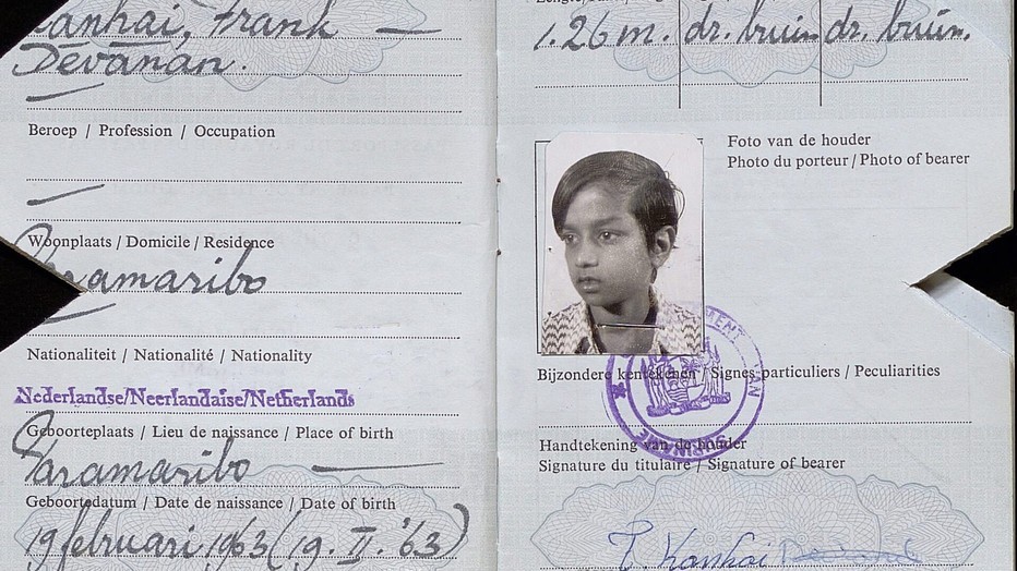 Still uit Vaarwel Suriname