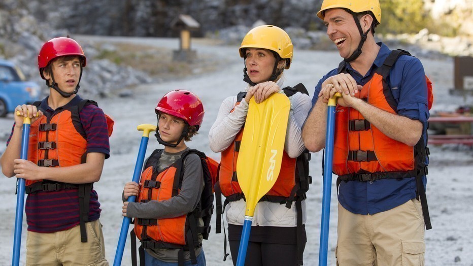 Ed Helms, Christina Applegate, Skyler Gisondo en Steele Stebbins Ed Helms, Christina Applegate, Skyler Gisondo en Steele Stebbins