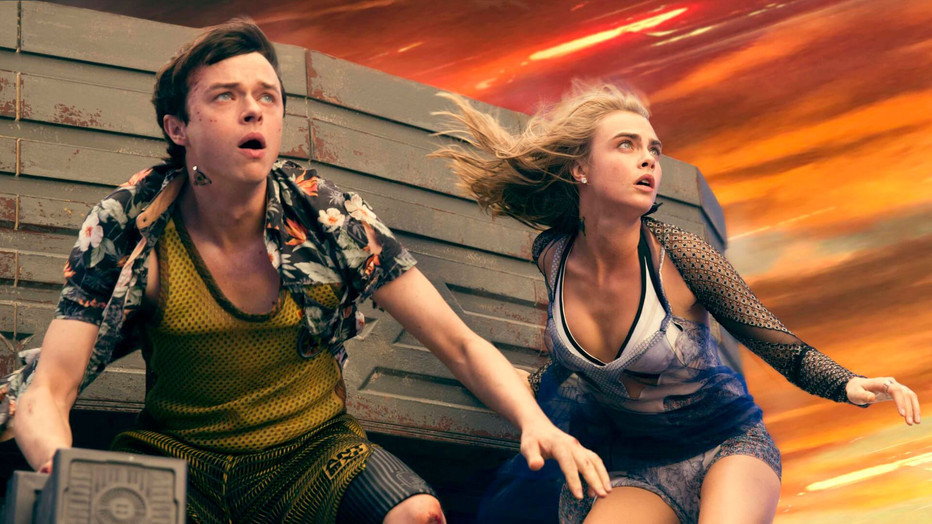 Cara Delevingne en Dane DeHaan in Valerian and the City of a Thousand Planets