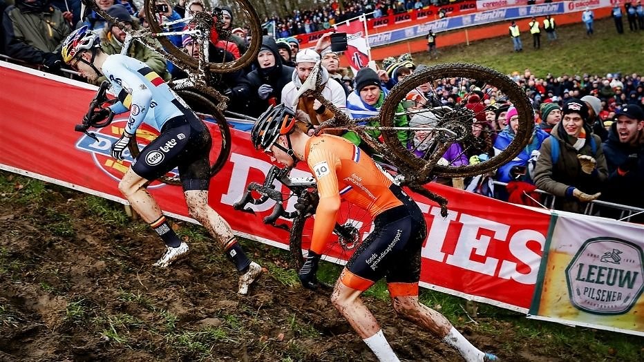 Crossen om de regenboogtrui