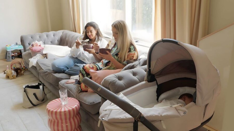 Channah Koerten in Vier Handen op Eén Buik