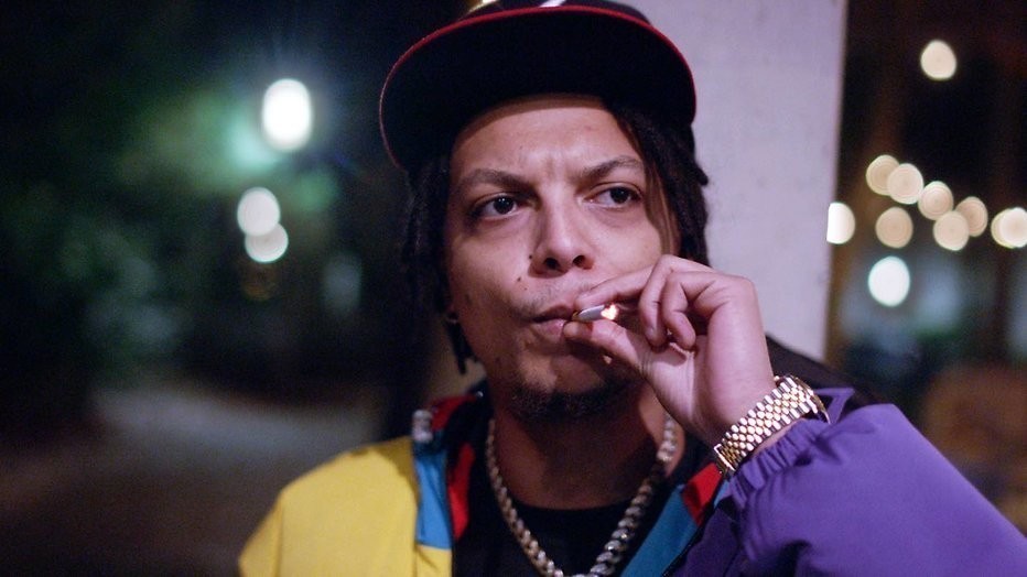 Documentaire: De vlucht van rapper Ronnie Flex