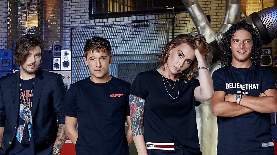 De TV van gisteren: Liveshows Voice of Holland openen onder twee miljoen
