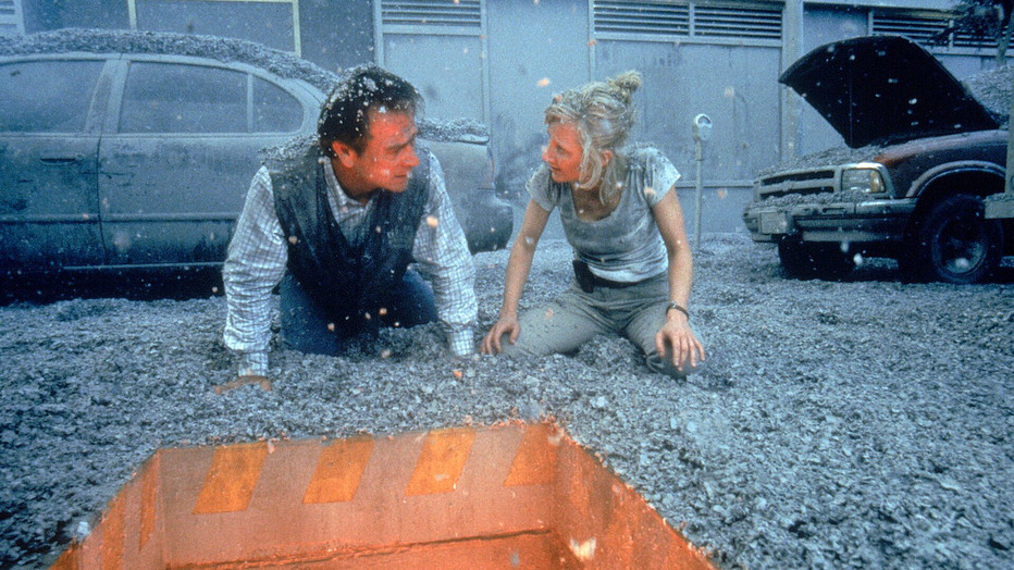 Tommy Lee Jones in Volcano