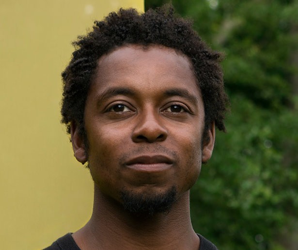 Rapper Typhoon verloofd met vriendin Marie