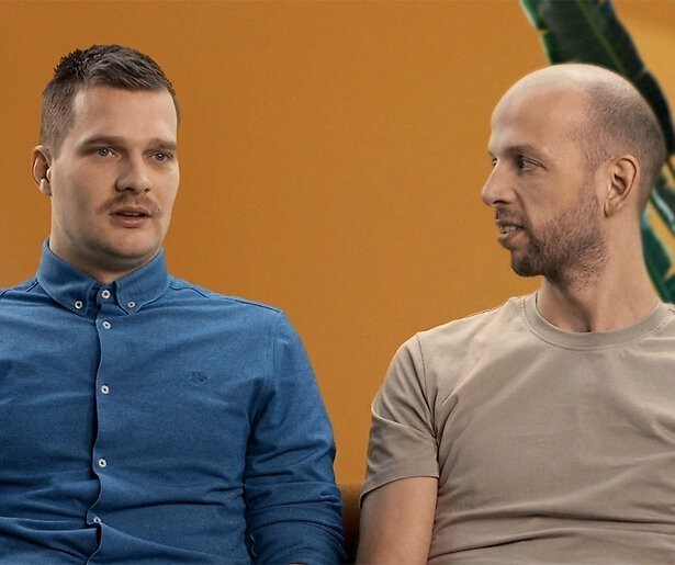 Familie en vrienden herdenken Jelmer in slotaflevering Van de Wereld