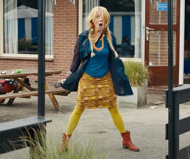 Netflix deelt eerste beelden en startdatum van satirische serie Voetbalouders