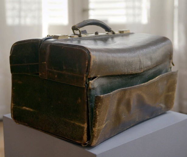 Zangeres Marie-Cécile Moerdijk maakt haar opwachting in Van Onschatbare Waarde