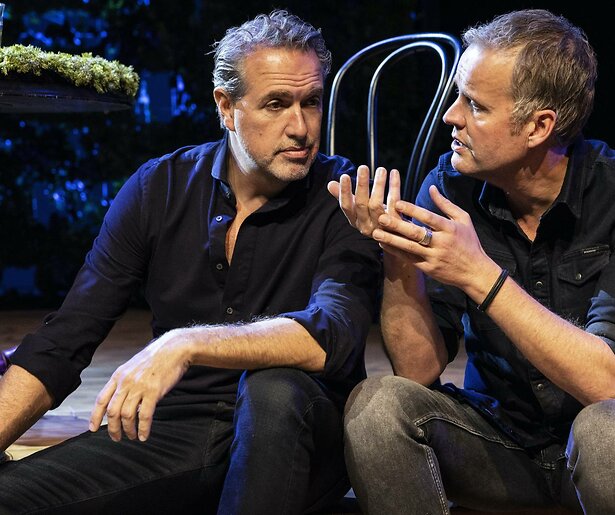 Omroep MAX geeft theatershow Veldhuis & Kemper podium vlak voor Kerst