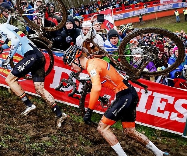 Crossen om de regenboogtrui