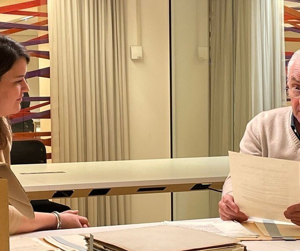 Huub Stapel krijgt nieuwe informatie over zijn vader in Verborgen Verleden