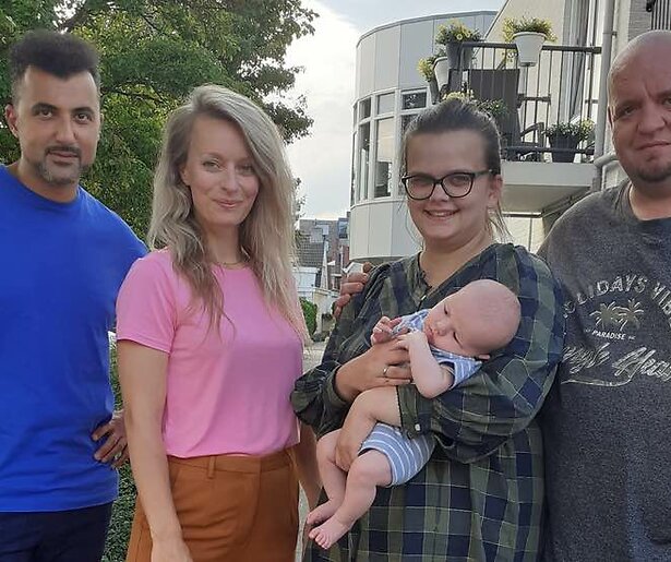 Kijkers maken zich ernstige zorgen om stel in Vier Handen op Eén Buik