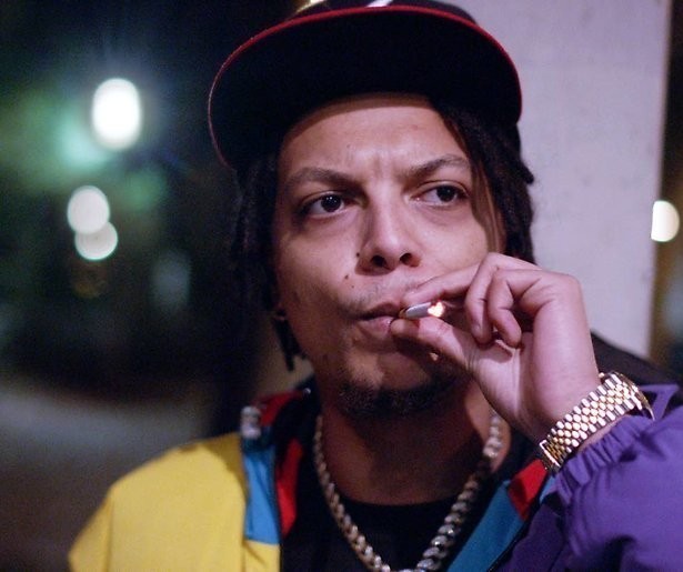 Documentaire: De vlucht van rapper Ronnie Flex