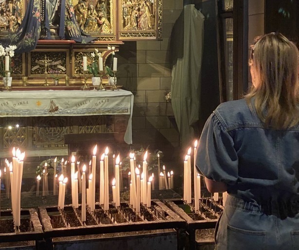 Hadewych Minis openhartig in Volle Zalen