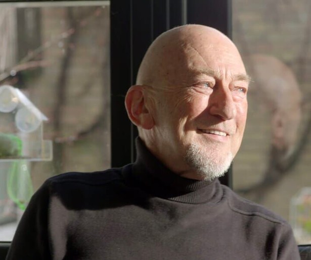 Cornald Maas viert in Volle Zalen de verjaardag van Gerard van Maasakkers