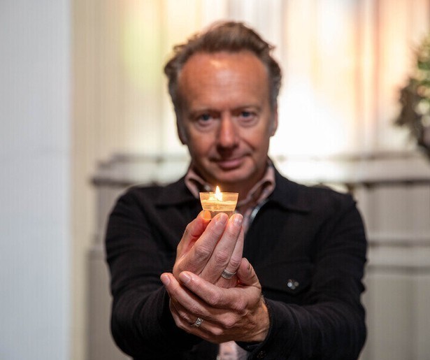 Joris Linssen trekt door Nederland voor herinneringen en eerbetonen