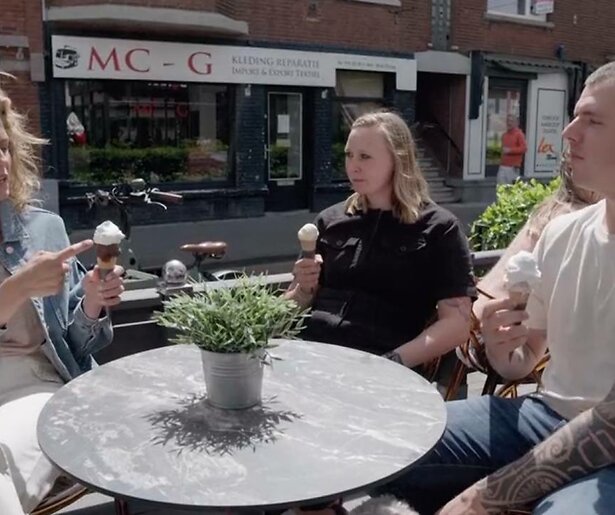Tim en Lisa uit Voor Hetzelfde Geld zijn de drukte in hartje Den Haag helemaal zat 