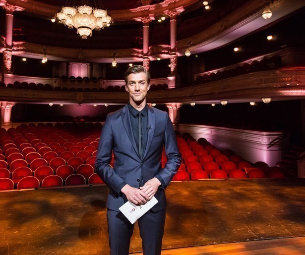 Winfried Baijens luidt Bevrijdingsdag 2023 in met het Vuur van de Vrijheid