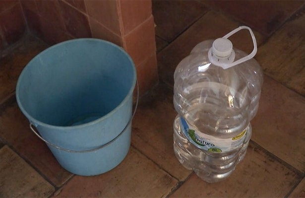 Videosnack: Bas en Sabrina emigreren naar Spanje maar kunnen niet naar de wc