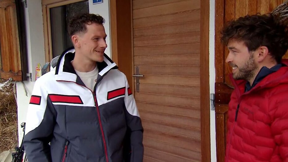 Benjamin vertelt Nicky dat hij moet vertrekken.