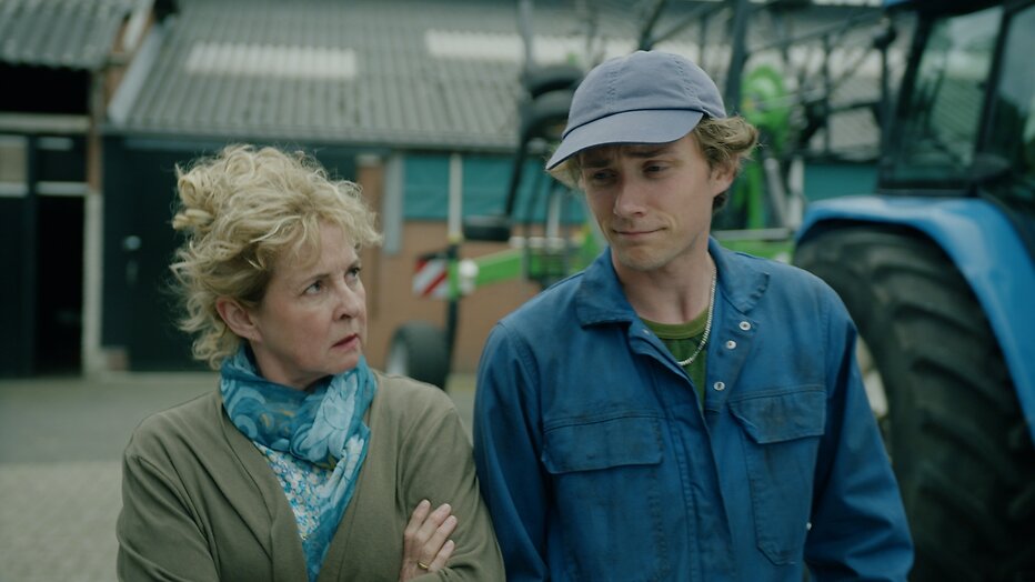 Anne-Mieke Ruyten als Grada, Fedja Louman als Snoek in Woeste Grond.