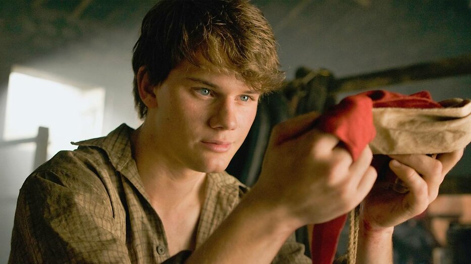 Jeremy Irvine in War Horse