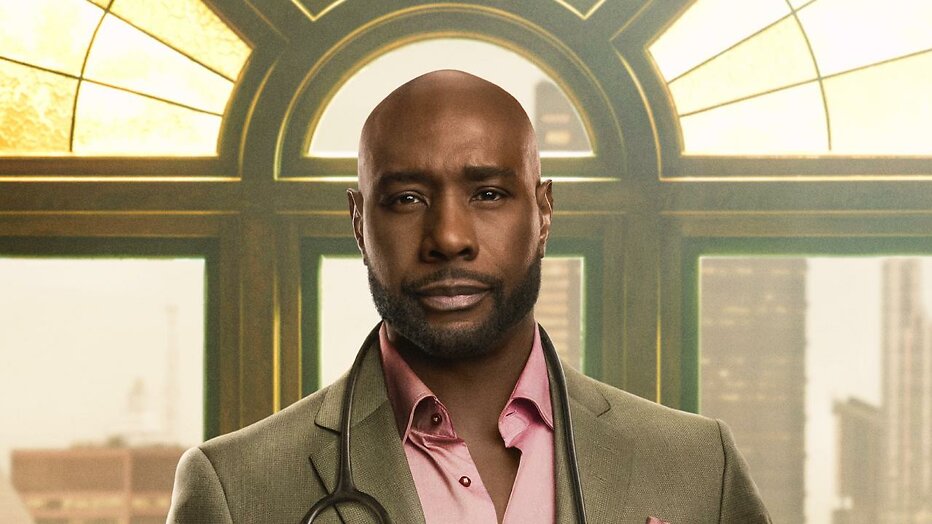 Morris Chestnut als Watson in Watson