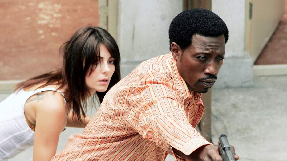 Silvia Colloca en Wesley Snipes in The Detonator