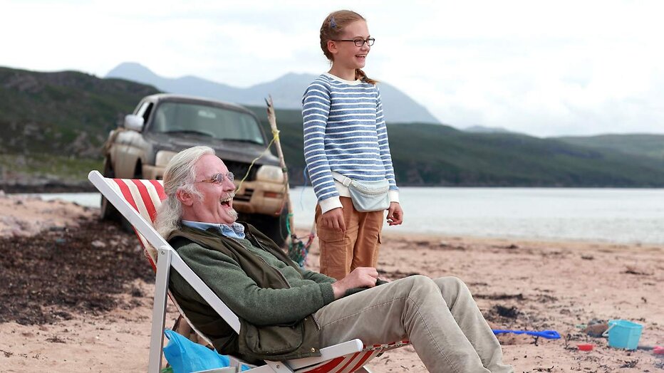 Billy Connolly en Emilia Jones in What We Did on Our Holiday