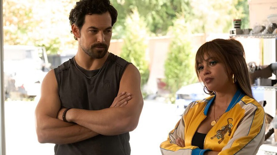 Giacomo Gianniotti en Vanessa Morgan in Wild Cards