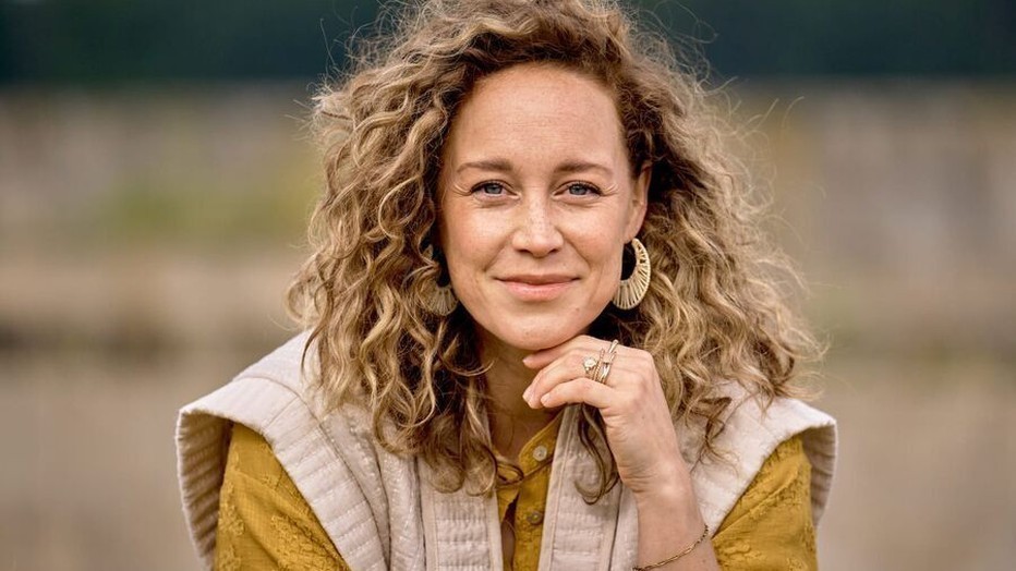 Anouk Maas als Lianne in Woeste Grond