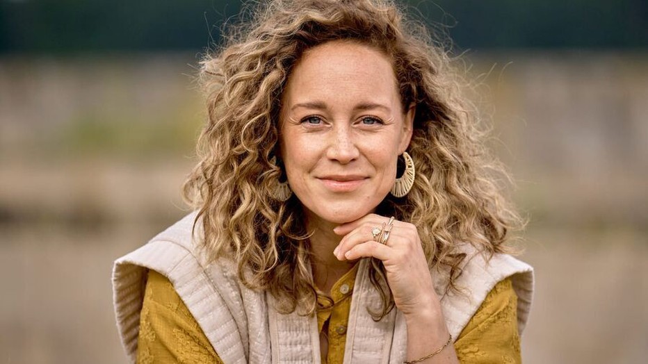 Anouk Maas voor Woeste Grond