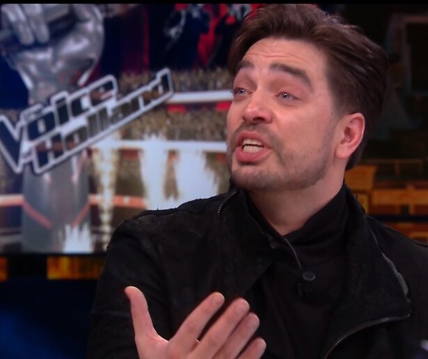 Emotionele Waylon voelt zich schuldig na Voice-schandaal