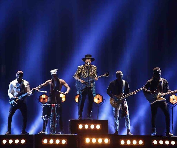 Waylon als 23ste aan de beurt in de finale 