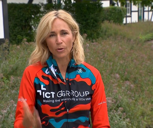 Wendy van Dijk met bloedingen en knokkelkoorts opgenomen in Thais ziekenhuis