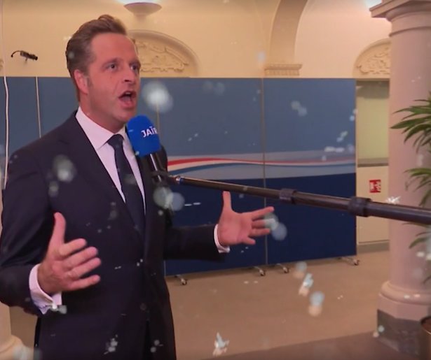 Videosnack: Hugo de Jonge zingt White Christmas