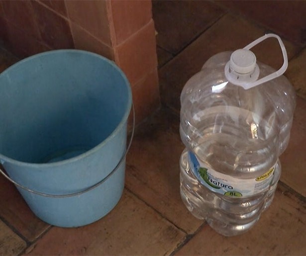 Videosnack: Bas en Sabrina emigreren naar Spanje maar kunnen niet naar de wc