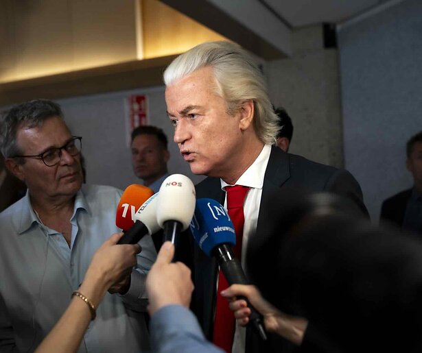 Nederlandse televisie vanavond in teken van val kabinet