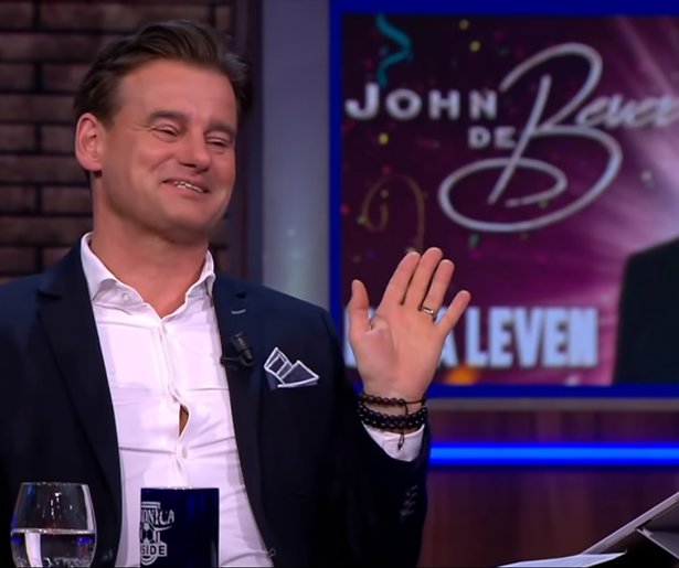 Videosnack: Wilfred uitgelachen om videoclip John de Bever