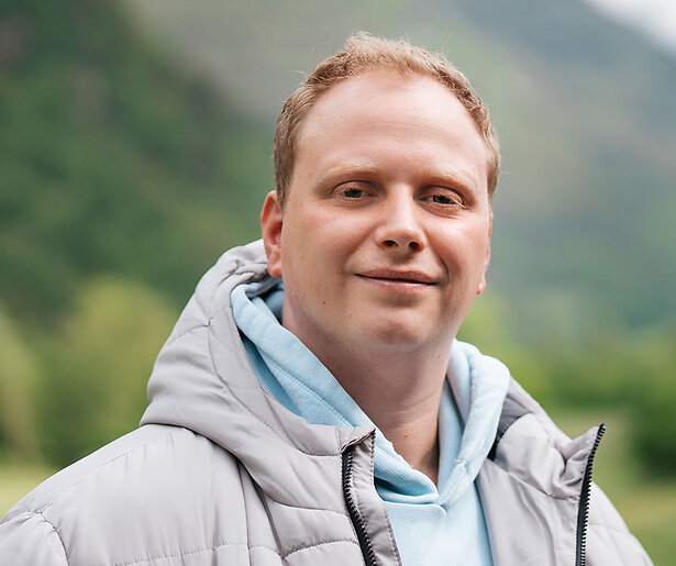 De moeder van André is prominent aanwezig in Winter Vol Liefde