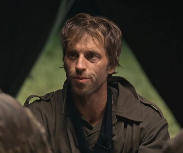 De TV van gisteren: Kijkers van Kamp Van Koningsbrugge storen zich mateloos aan kandidaat Wout