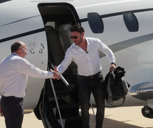 Vastgoedondernemer Wesley Adema gaat met de privéjet naar Alicante in Waar Doen Ze Het Van?