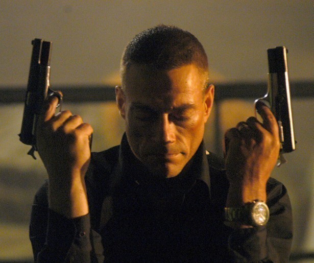 Jean Claude van Damme zint op wraak in Wake of Death