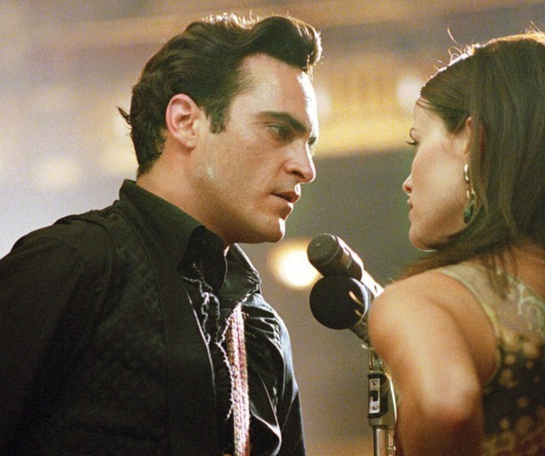 Joaquin Phoenix kruipt in de huid van Johnny Cash in Walk the Line