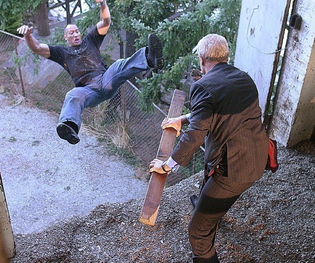 Dwayne Johnson veegt de stad schoon in Walking Tall