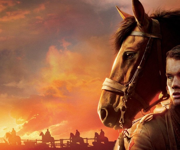 Albert doet er alles aan om zijn paard terug te krijgen in War Horse