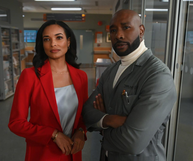 Dokter John Watson staat voor een onmogelijke keuze in de seizoensfinale van Watson